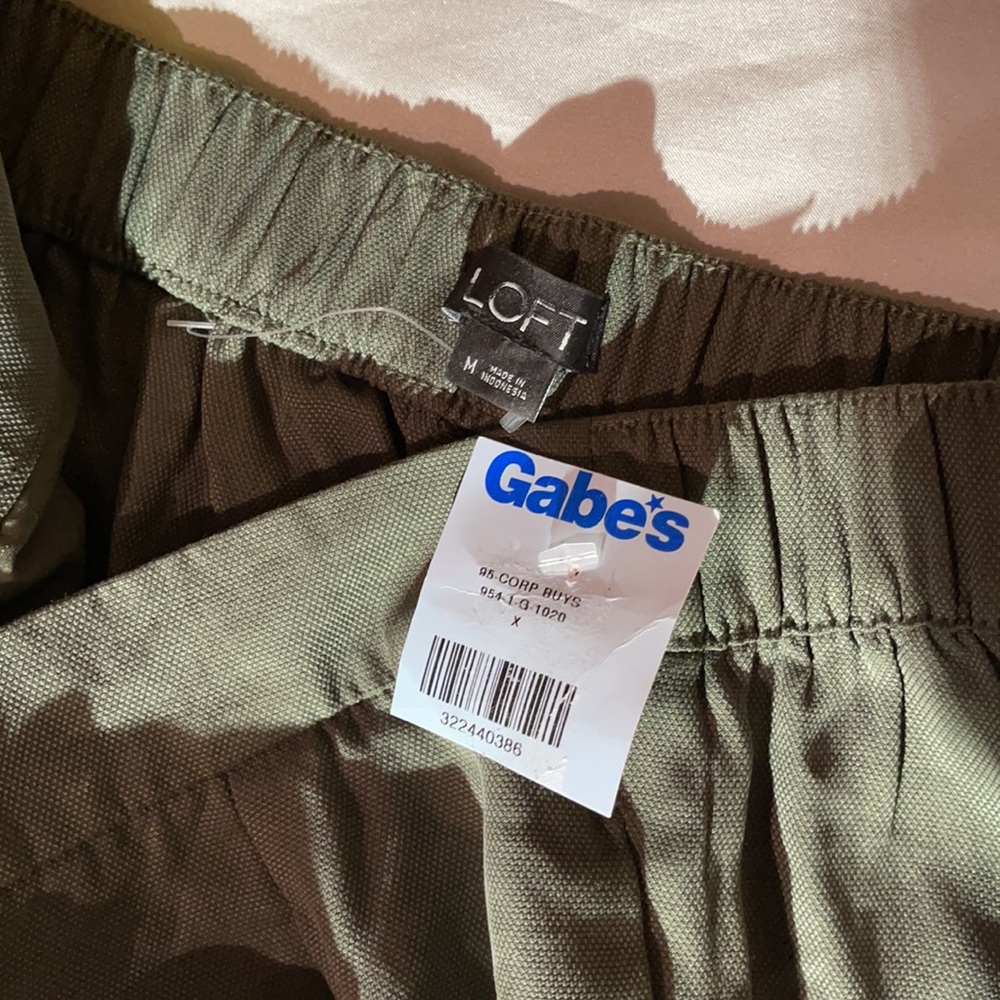 NWT loft wide leg pants. - Picture 3 of 5